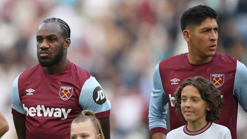 Michail Antonio y Edson Álvarez en West Ham (GETTY IMAGES)