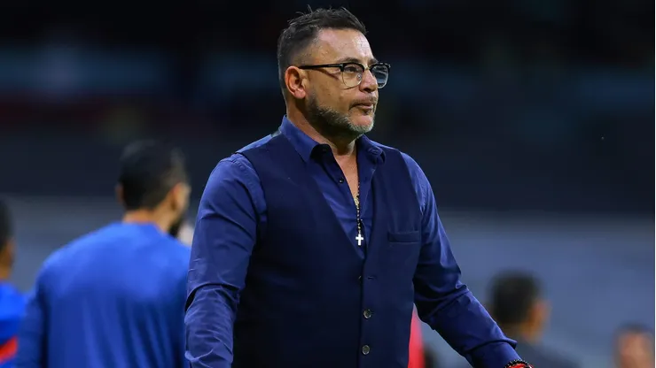 El argentino dirigirá a su décimo club en el futbol mexicano.