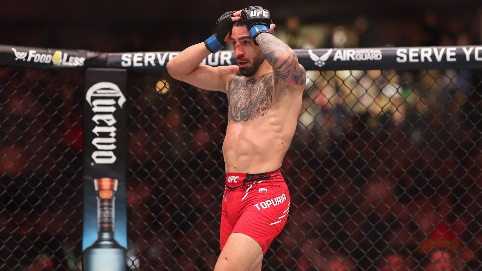 Ilia Topuria busca subir a la categoría ligero desde el peso pluma. (Getty Images)