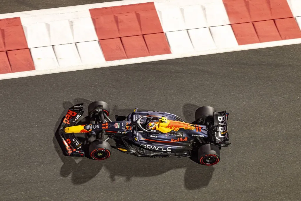 La última carrera de Checo Pérez en Red Bull habría sido en Abu Dhabi (IMAGO)