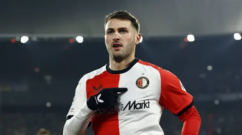 ¡Enrachado! El gran presente de Santiago Giménez en Feyenoord que ilusiona a la Selección Mexicana