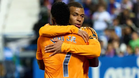 Mbappé y Vinicius festejan un gol de Real Madrid.