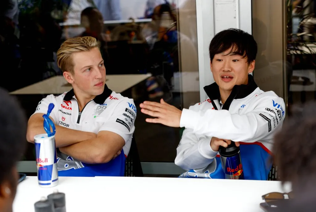 Liam Lawson y Yuki Tsunoda luchan por el asiento de Checo Pérez en Red Bull (IMAGO)