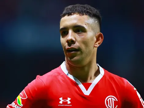 Peñarol quiere convencer a Toluca para quedarse con Leo Fernández