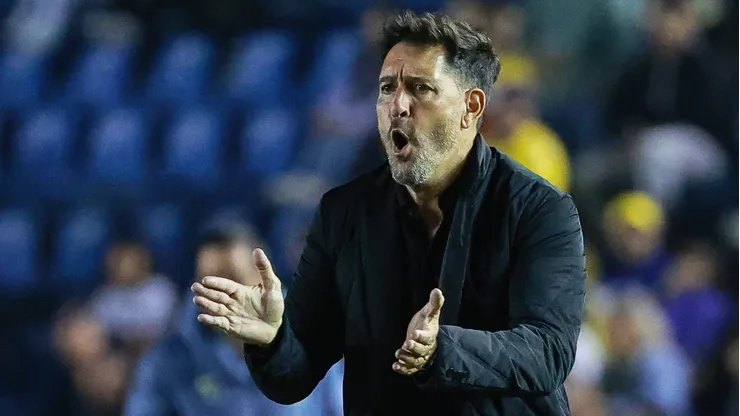 El entrenador de Pumas fue uno de los más criticados por la afición.