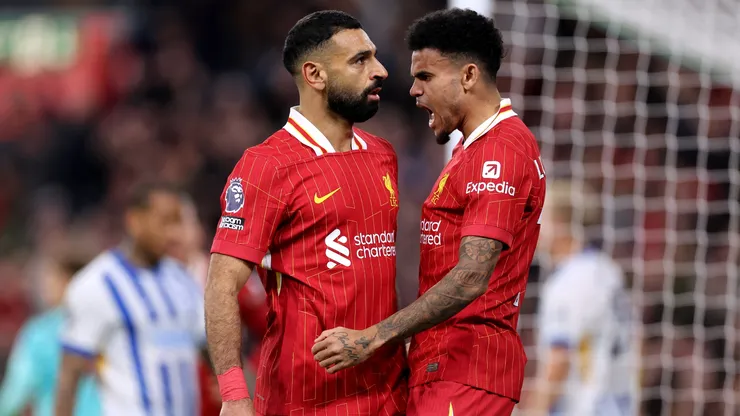 Los jugadores de Liverpool van por una nueva victoria.
