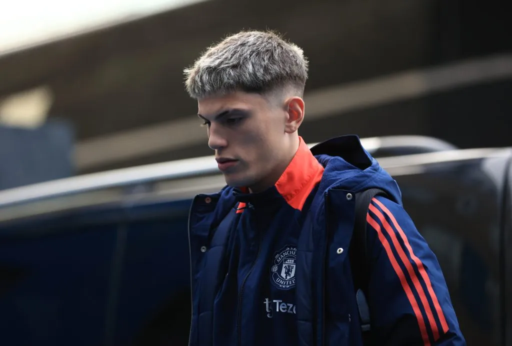 Alejandro Garnacho va al banco de suplentes vs. Viktoria Plzen