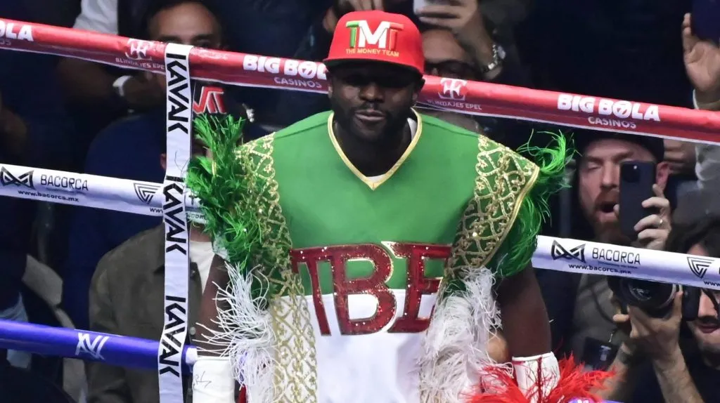 Floyd Mayweather fue elegido por Terence Crawford como el mejor de la historia. (IMAGO)