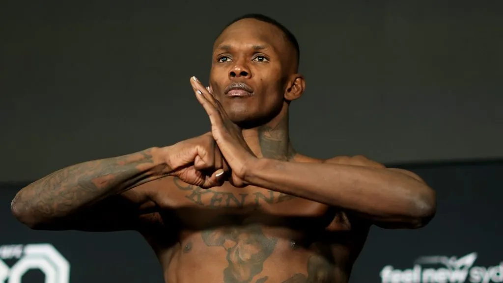 Israel Adesanya volverá a pelear en UFC a principios de 2025.