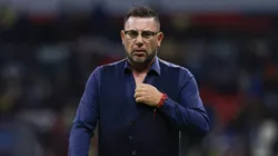 El entrenador argentino firmó en Toluca por un año con opción a otro más.