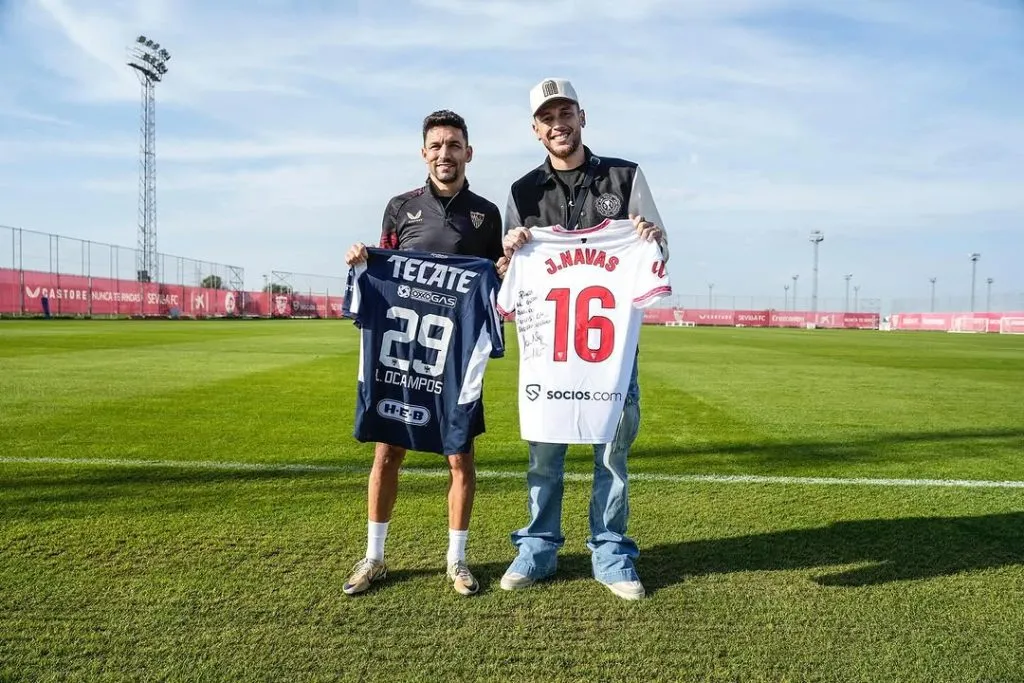 Lucas Ocampos junto a Jesús Navas (Fuente: @lucasocampos11)