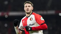 Santiago Giménez podría salir de Feyenoord este mercado de pases