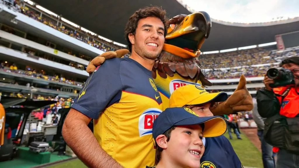 Cada que puede, “Checo” presume su amor por las Águilas (América redes)