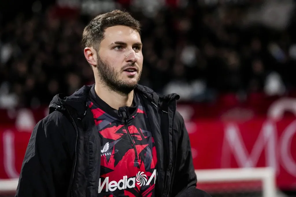 Santiago Giménez afirmó que quiere ganar la Champions League y un Mundial con la Selección Mexicana. (Imago)