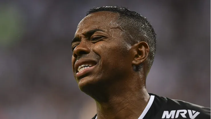 Robinho se encuentra cumpliendo una condena efectiva por abuso sexual.