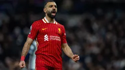 Mohamed Salah festeja su gol en la victoria por 3-1 de Liverpool sobre Leicester.