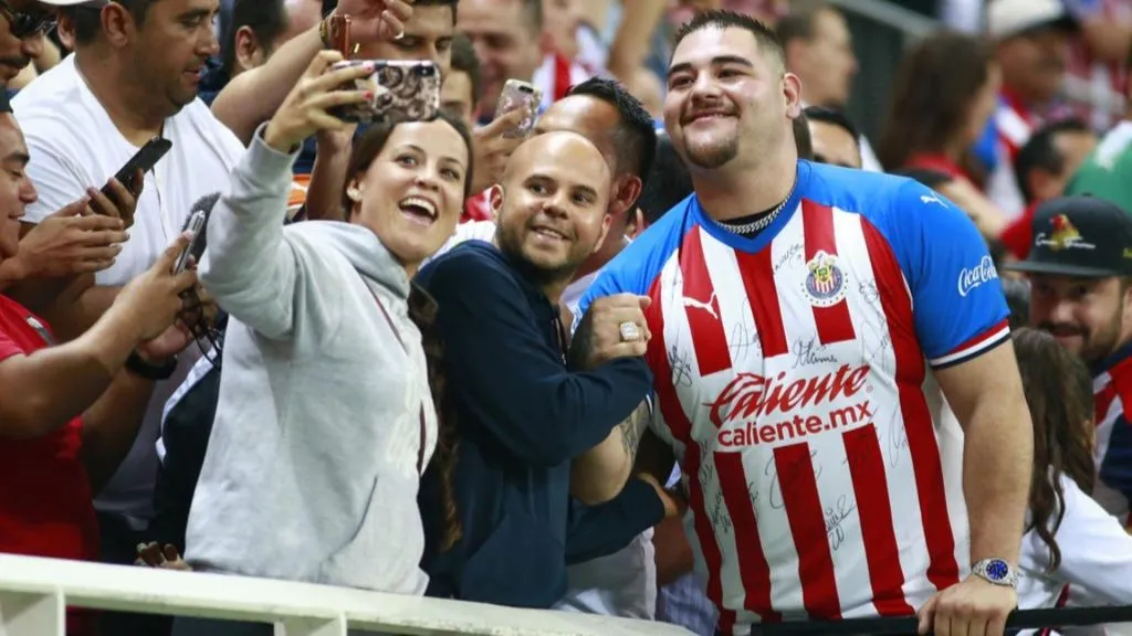 Andy aún sueña con poder pelear en el estadio (Chivas oficial)