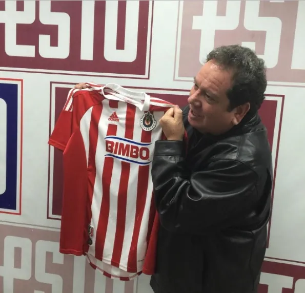 Siempre se muestra con la playera de Chivas (Twitter/X)