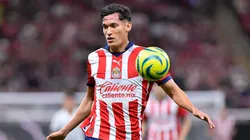 El defensa 22 años se mantiene, por ahora, como futbolista del Rebaño.