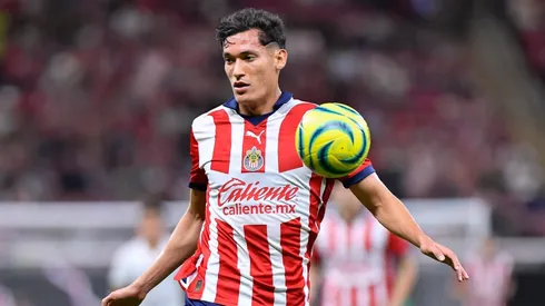 El defensa 22 años se mantiene, por ahora, como futbolista del Rebaño.