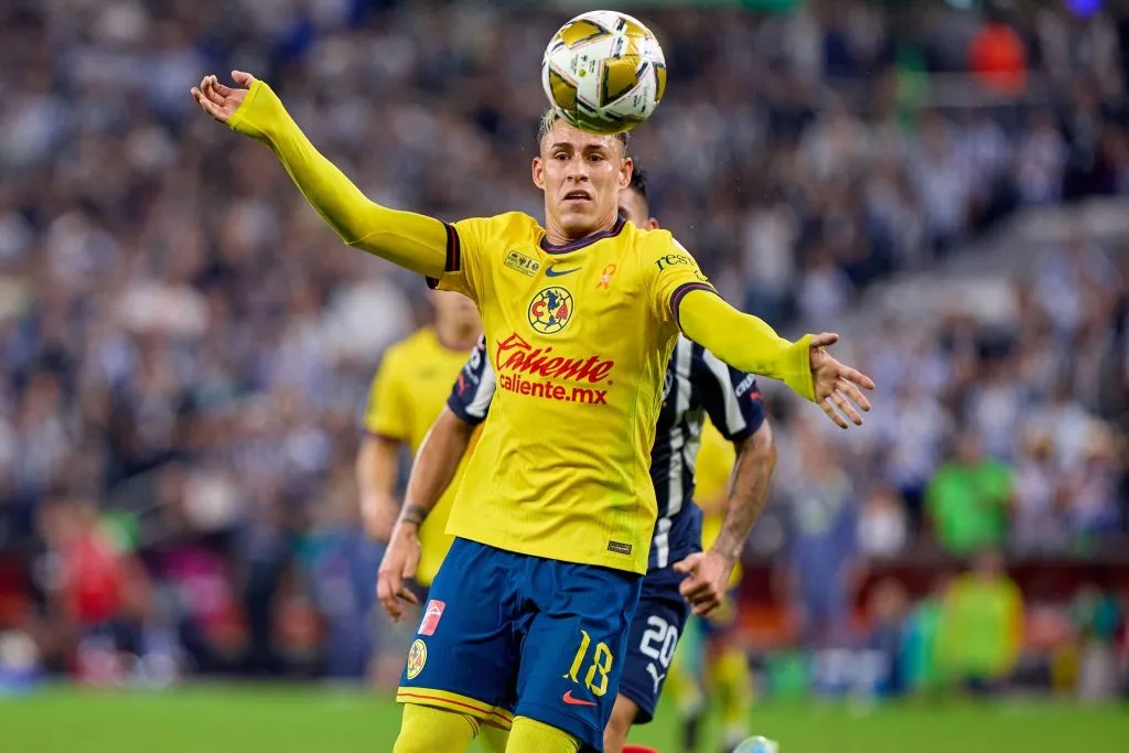 Cristian Calderón podría ir para Tigres en este mercado de pases. [Foto IMAGO]