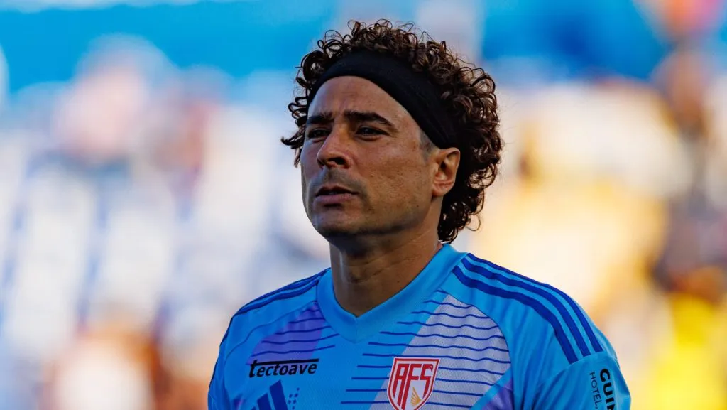 El portero no atraviesa un buen momento y se aleja del Tri (IMAGO)