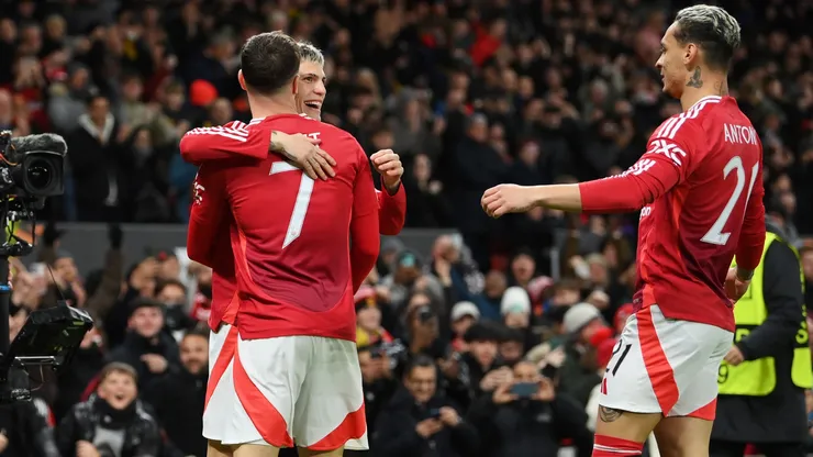 Manchester United quiere enderezar el rumbo.