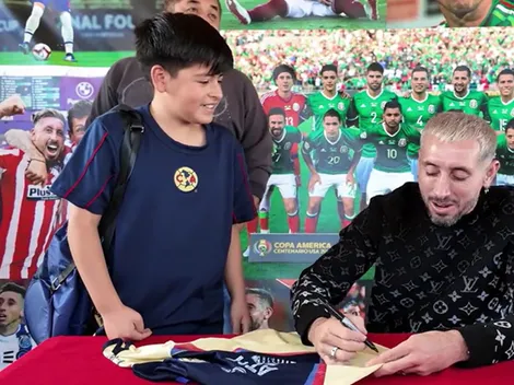 La reacción de Héctor Herrera al firmar una playera de América