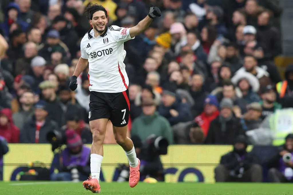 Raúl Jiménez lleva anotados siete tantos en 21 partidos con el Fulham en lo que va de la temporada. (Imago)