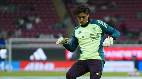 Memo Ochoa, con poca continuidad.