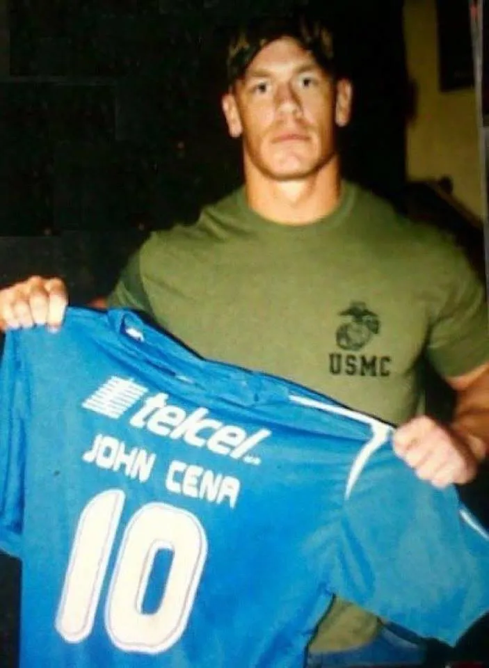 El luchador presumió su playera especial de Cruz Azul (Twitter/X)