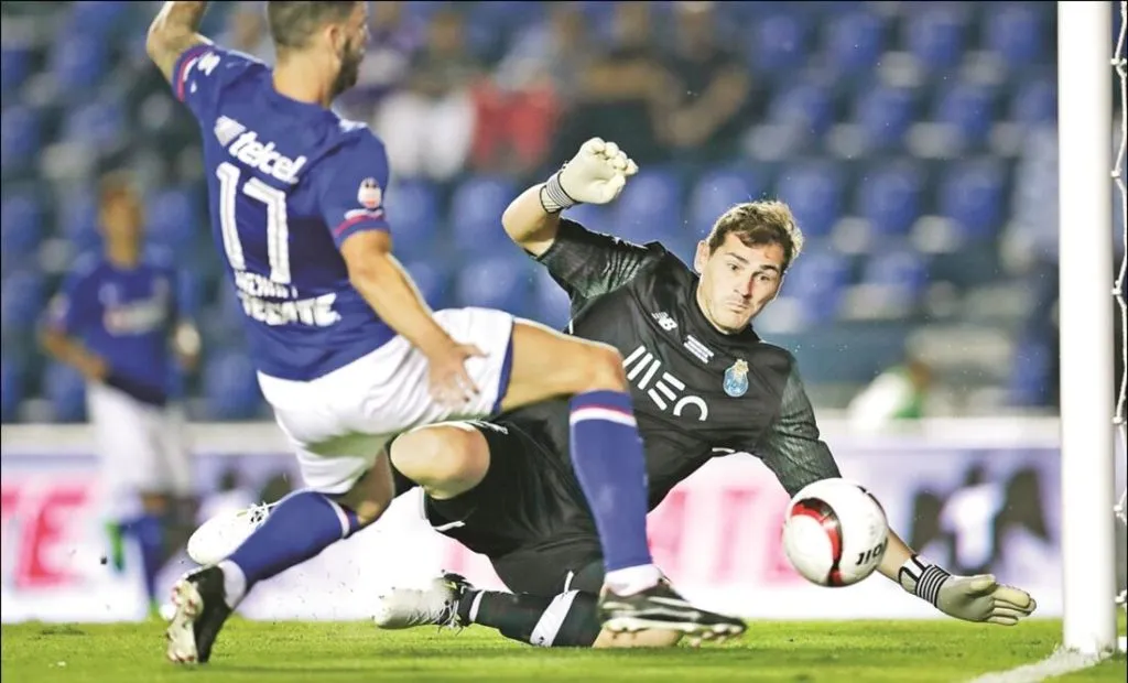 Casillas jugó en el Estadio Azul ante La Máquina (Cruz Azul oficial)