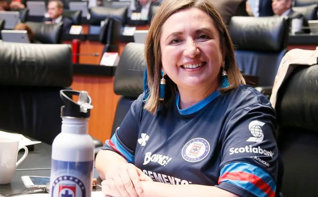En el Senado, con la playera de Cruz Azul (Instagram)