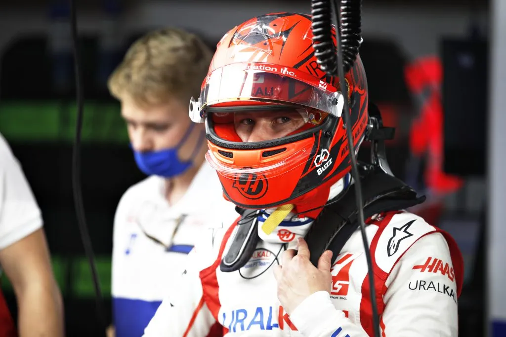 Nikita Mazepin solía correr para Haas antes de su expulsión (GETTY IMAGES)