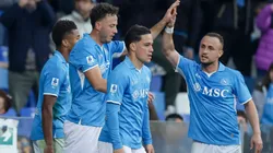 Los jugadores de Napoli festejan el gol de la victoria contra Venezia en el juego más reciente de la liga italiana.