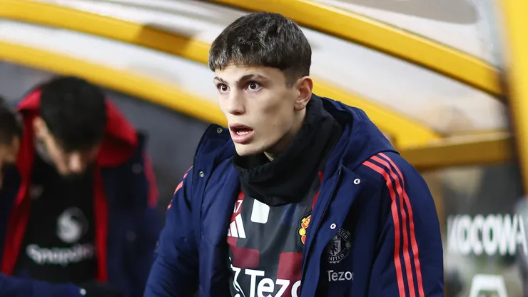 Alejandro Garnacho no será titular en Liverpool vs. Manchester United