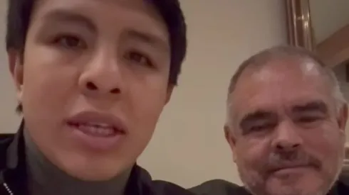 Jaime Munguía se mostró junto al réferi de su última pelea.