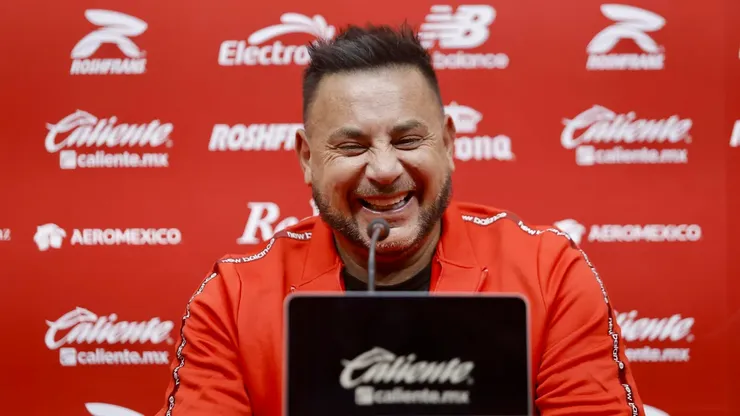 El flamante DT le elevó una solicitud a la junta.
