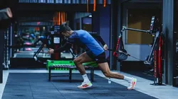 ¿Cómo se entrenan los futbolistas profesionales para mantener su estado físico?