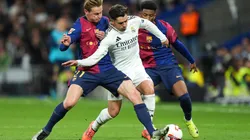 Frankie De Jong y Alejandro Baldé disputan la pelota con Brahim Díaz en la victoria de Barcelona por 4-0 en el último Clásico de España.