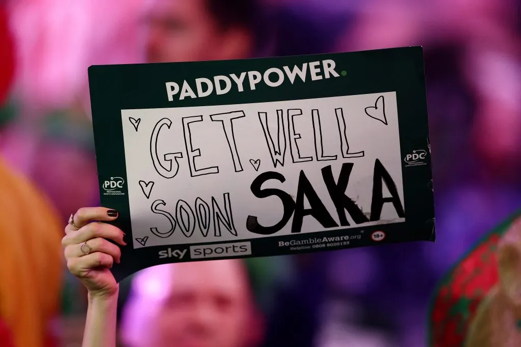 El apoyo de los aficionados para Bukayo tras su lesión [Foto: Getty]