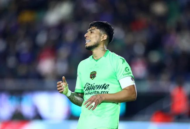 Carlos Salcedo, entre Gremio y Rayados [Foto: Getty Images]