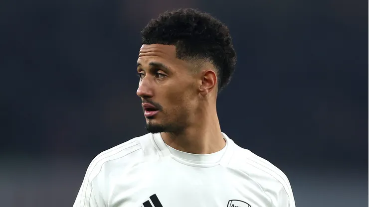 William Saliba no juega ante Aston Villa