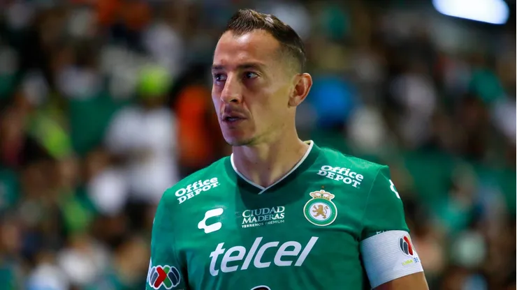 Guardado siguió las alternativas de Atlas vs. León en uno de los palcos del Estadio Jalisco.