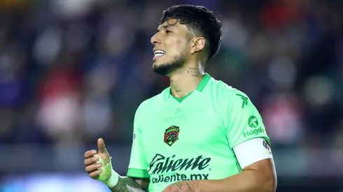 Pésima noticia para Rayados: Carlos Salcedo sufrió una dura lesión en su primer entrenamiento