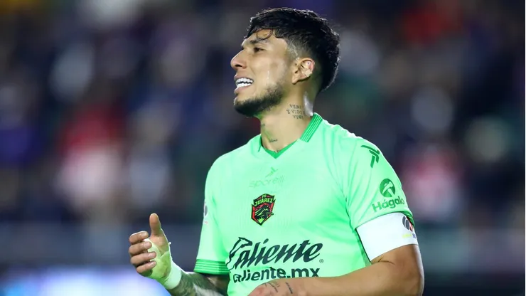 Pésima noticia para Rayados: Carlos Salcedo sufrió una dura lesión en su primer entrenamiento