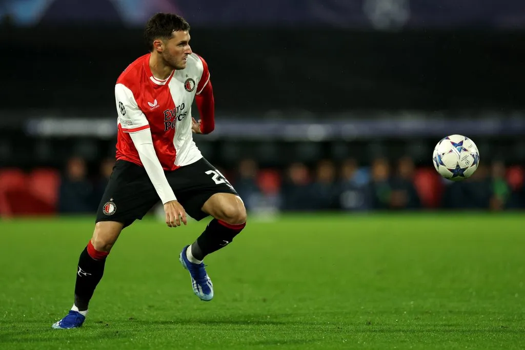 Feyenoord le ha cerrado la puerta a una posible salida de Santiago Giménez en este mercado de fichajes. (Getty Images)