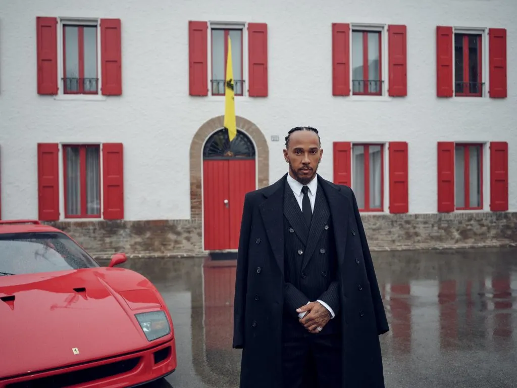 Lewis Hamilton ya posa como nuevo piloto de Ferrari (FOTO: @photodre)