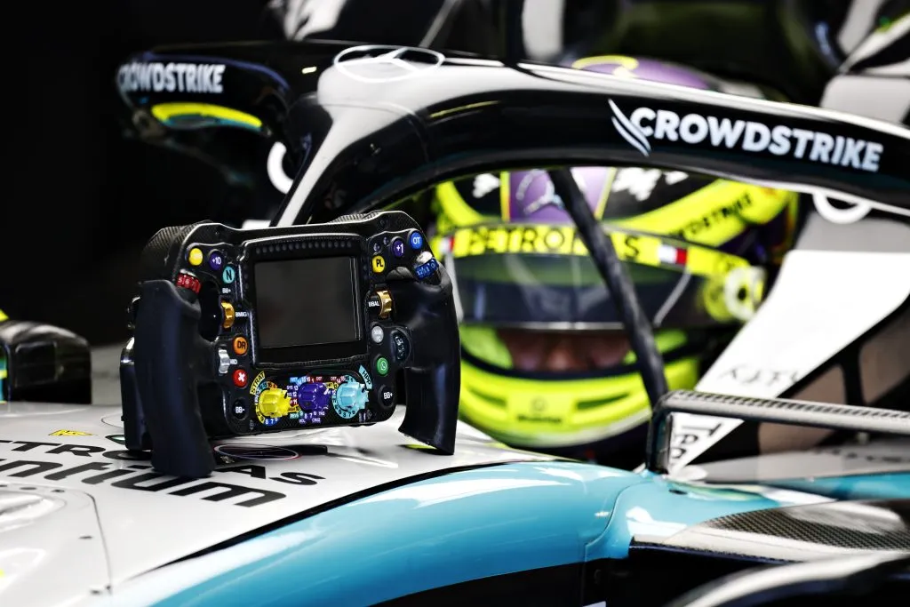 Lewis Hamilton tiene un volante especial en la Fórmula 1 (GETTY IMAGES)