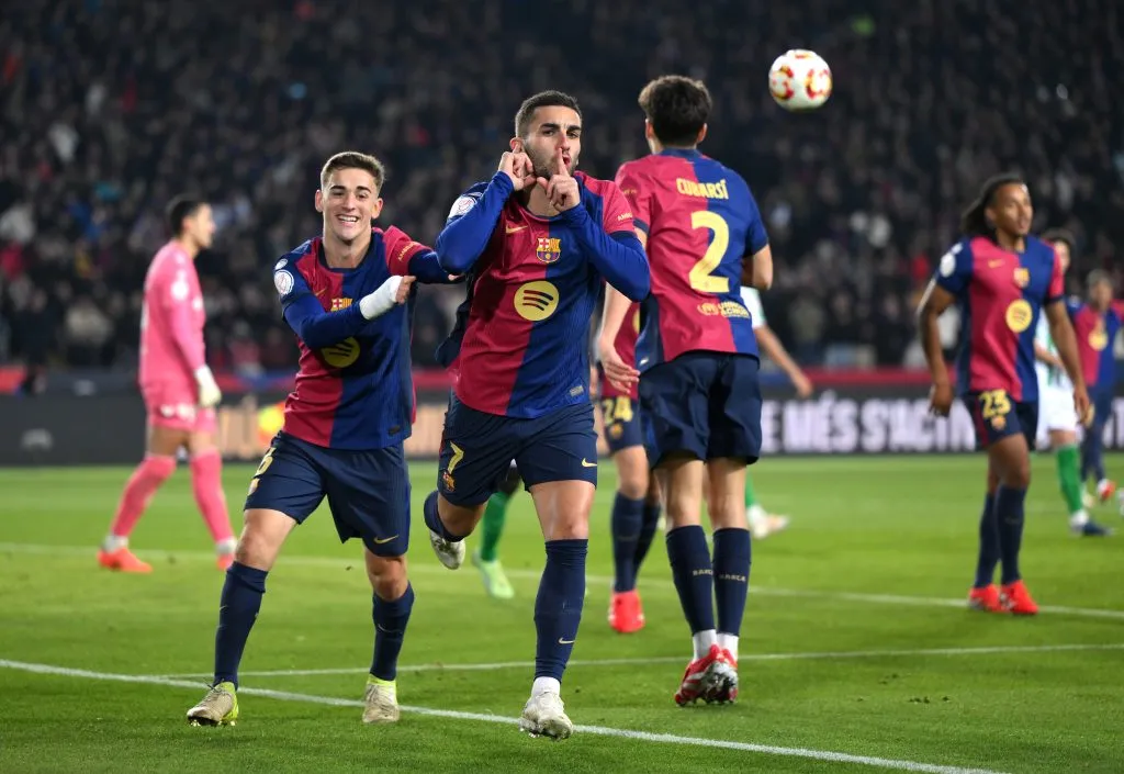 Barcelona marcha 2° con 13 puntos y busca la victoria para prácticamente asegurar su lugar en octavos de final. (Getty Images)